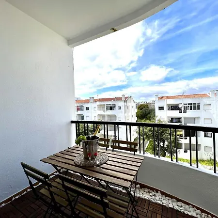 Design By Homing Apartman